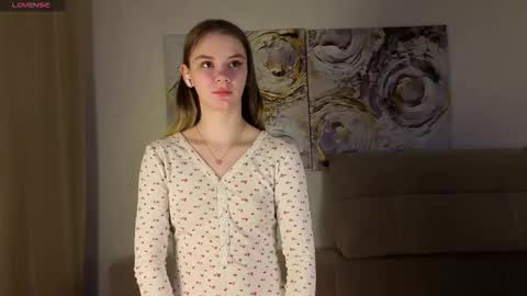 lovelygracee online show from November 22, 2025, 2:16 pm