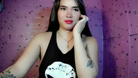 Snapshot of lovelykayleexx chatting on March 5, 2025, 7:17 pm ara online show from March 5, 2025, 7:17 pm