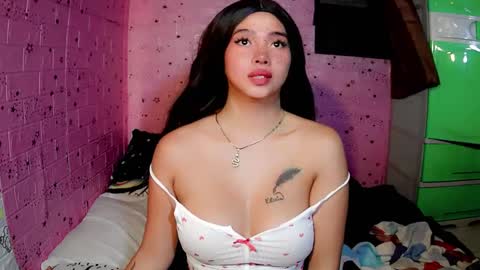 Snapshot of lovelykayleexx chatting on March 10, 2025, 12:15 pm ara online show from March 10, 2025, 12:15 pm