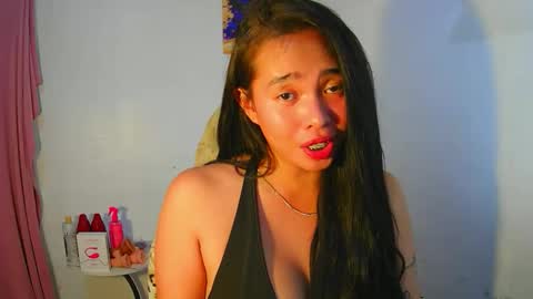 Snapshot of lovelykayleexx chatting on December 21, 2025, 9:22 pm ara online show from December 21, 2025, 9:22 pm