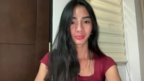 lovelyours_kishia online show from April 5, 2026, 4:37 pm