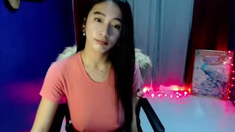 Snapshot of lovelypetite143 chatting on April 21, 2026, 1:28 pm lovelypetite143 online show from April 21, 2026, 1:28 pm