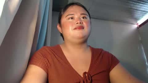 Snapshot of lovelypinaychubsx chatting on December 30, 2024, 12:43 am lovely online show from December 30, 2024, 12:43 am