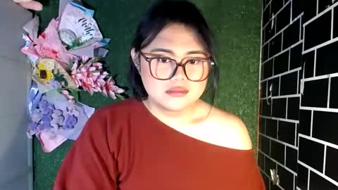 Snapshot of lovelypinaychubsx chatting on October 7, 2025, 6:49 pm lovely online show from October 7, 2025, 6:49 pm