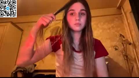 Snapshot of lovelysilk_63 chatting on April 3, 2026, 6:28 pm ELA online show from April 3, 2026, 6:28 pm