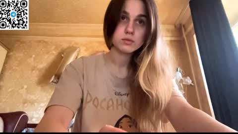 Snapshot of lovelysilk_63 chatting on April 5, 2026, 8:11 am ELA online show from April 5, 2026, 8:11 am