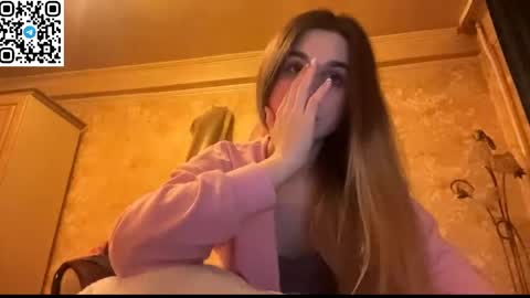 Snapshot of lovelysilk_63 chatting on April 29, 2026, 7:20 pm ELA online show from April 29, 2026, 7:20 pm
