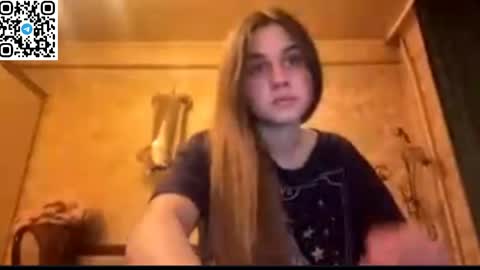 Snapshot of lovelysilk_63 chatting on May 25, 2026, 6:47 pm ELA online show from May 25, 2026, 6:47 pm