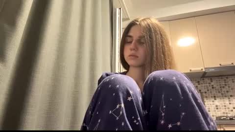 Snapshot of lovelysilk_63 chatting on July 31, 2026, 6:18 pm ELA online show from July 31, 2026, 6:18 pm