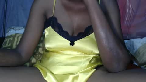 miss fancy louis online show from February 19, 2026, 5:47 am