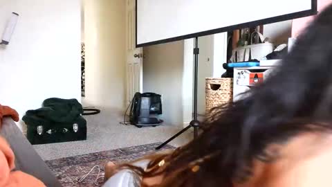 lovelyxmacii online show from April 9, 2026, 11:21 pm