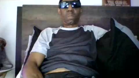 lovenylontoesonu online show from May 24, 2026, 4:01 pm