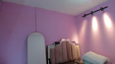 L O V E  online show from January 16, 2026, 11:47 am