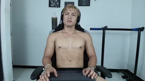 Snapshot of lover_fitnessboy chatting on May 15, 2026, 1:12 am kevin online show from May 15, 2026, 1:12 am