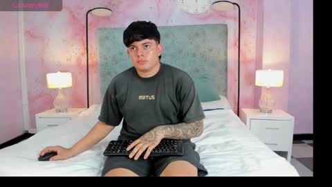 loverebels_ online show from November 7, 2025, 12:16 pm