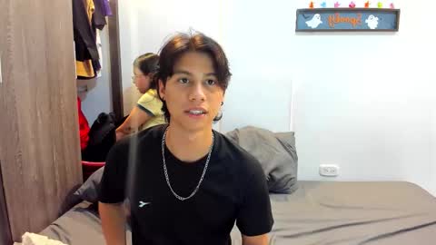 Lovers Clover X online show from September 12, 2025, 1:17 am