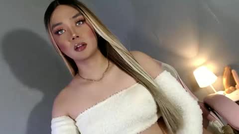 Snapshot of lovers_moon22 chatting on January 6, 2025, 9:43 pm lovers moon22 online show from January 6, 2025, 9:43 pm