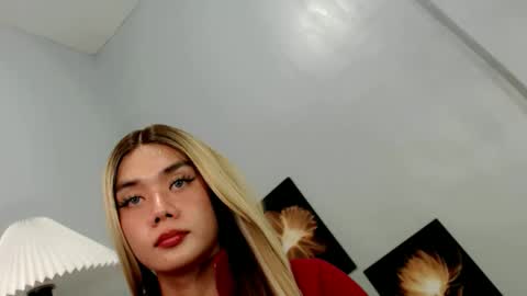 Snapshot of lovers_moon22 chatting on September 15, 2025, 3:45 pm lovers moon22 online show from September 15, 2025, 3:45 pm