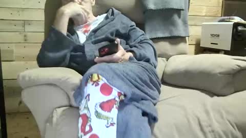 just here to have fun and cum online show from April 1, 2026, 12:39 pm