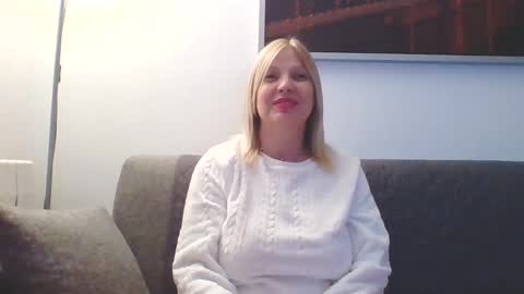 Snapshot of lovestar544963 chatting on December 4, 2024, 12:41 am Marlyn online show from December 4, 2024, 12:41 am