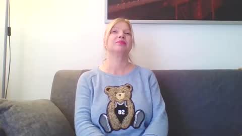 Snapshot of lovestar544963 chatting on December 10, 2024, 2:06 pm Marlyn online show from December 10, 2024, 2:06 pm