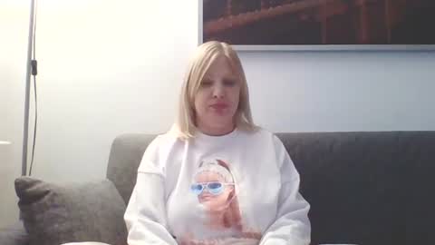 Snapshot of lovestar544963 chatting on December 16, 2024, 4:38 pm Marlyn online show from December 16, 2024, 4:38 pm