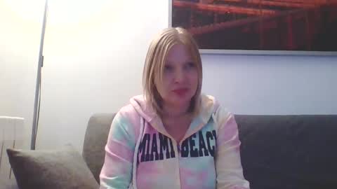 Snapshot of lovestar544963 chatting on January 17, 2025, 8:00 pm Marlyn online show from January 17, 2025, 8:00 pm