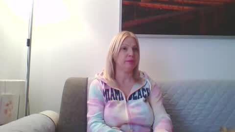 Snapshot of lovestar544963 chatting on February 14, 2026, 2:36 pm Marlyn online show from February 14, 2026, 2:36 pm