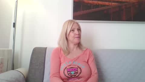 Snapshot of lovestar544963 chatting on February 21, 2026, 2:18 pm Marlyn online show from February 21, 2026, 2:18 pm