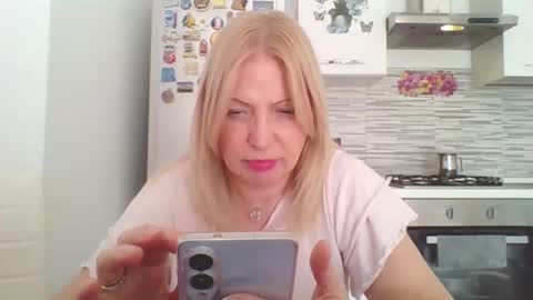 Marlyn online show from April 17, 2026, 1:58 pm