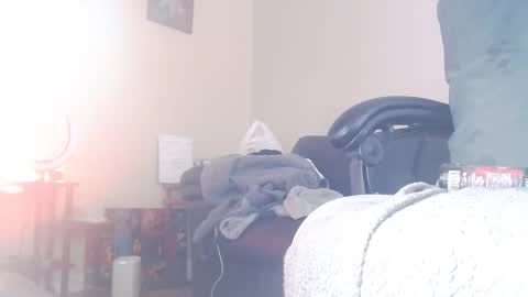 Snapshot of lovestobeused2 chatting on December 1, 2025, 5:18 pm lovetobeused online show from December 1, 2025, 5:18 pm