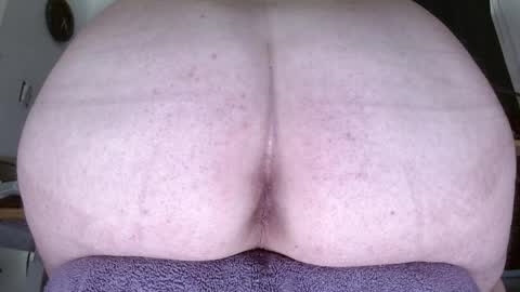 lovesurass2 online show from April 6, 2026, 7:26 pm