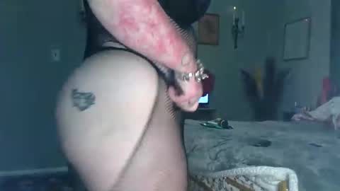 lovetubes101 online show from February 4, 2026, 2:06 am