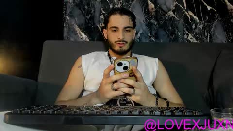 lovexjuxn77 online show from March 28, 2026, 9:47 pm