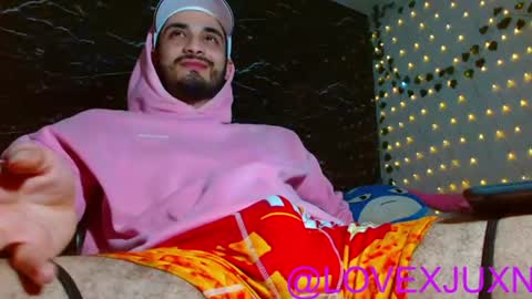 lovexjuxn77 online show from June 19, 2026, 9:51 pm