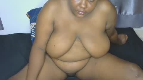 Snapshot of loveytiana chatting on January 15, 2026, 2:10 pm loveytiana online show from January 15, 2026, 2:10 pm