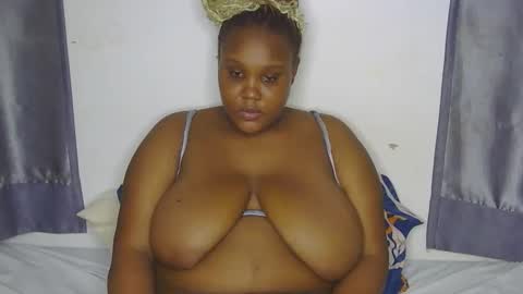 Snapshot of loveytiana chatting on March 4, 2026, 6:14 pm loveytiana online show from March 4, 2026, 6:14 pm