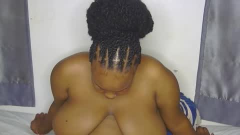 Snapshot of loveytiana chatting on March 10, 2026, 2:22 pm loveytiana online show from March 10, 2026, 2:22 pm