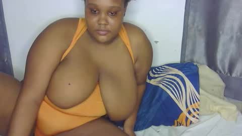 Snapshot of loveytiana chatting on April 7, 2026, 2:39 pm loveytiana online show from April 7, 2026, 2:39 pm