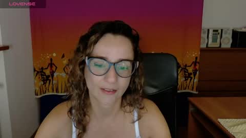 Snapshot of loving__lily chatting on April 24, 2026, 12:18 pm loving online show from April 24, 2026, 12:18 pm