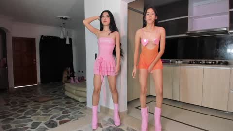 Snapshot of loving_ladies chatting on December 26, 2024, 4:04 pm Leslie Emily and New girl Sophie online show from December 26, 2024, 4:04 pm