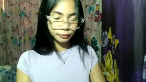 Snapshot of loving_rhean chatting on July 1, 2026, 12:45 am loving_rhean online show from July 1, 2026, 12:45 am