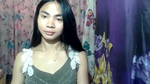 Snapshot of loving_rhean chatting on July 5, 2026, 4:19 am loving_rhean online show from July 5, 2026, 4:19 am