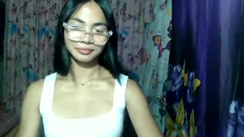 Snapshot of loving_rhean chatting on July 6, 2026, 12:35 pm loving_rhean online show from July 6, 2026, 12:35 pm
