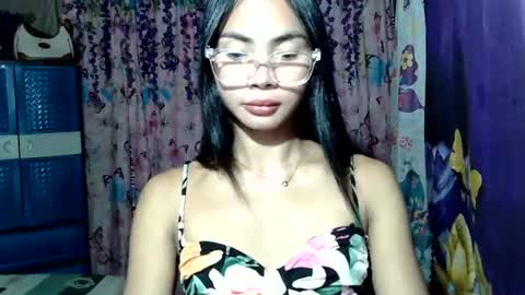Snapshot of loving_rhean chatting on July 15, 2026, 11:48 am loving_rhean online show from July 15, 2026, 11:48 am