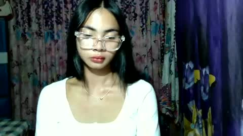 Snapshot of loving_rhean chatting on July 16, 2026, 10:27 pm loving_rhean online show from July 16, 2026, 10:27 pm