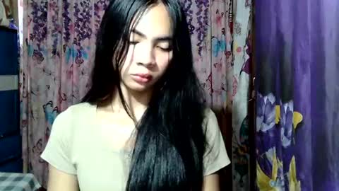 Snapshot of loving_rhean chatting on July 24, 2026, 10:52 pm loving_rhean online show from July 24, 2026, 10:52 pm