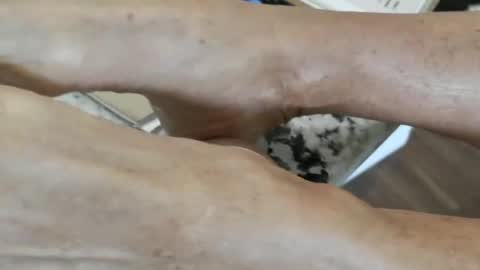 lovingcouple1969 online show from March 11, 2026, 1:06 pm