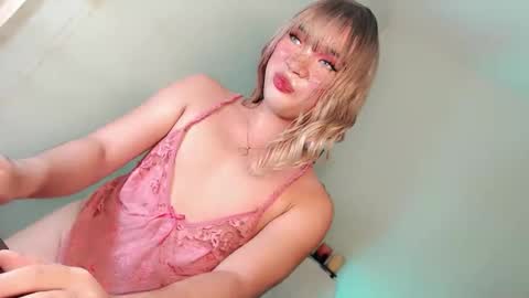 Lovingmonaru969 online show from March 22, 2026, 3:48 pm