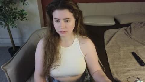 Snapshot of lovvingwhisperr chatting on June 14, 2026, 1:14 am Erika online show from June 14, 2026, 1:14 am